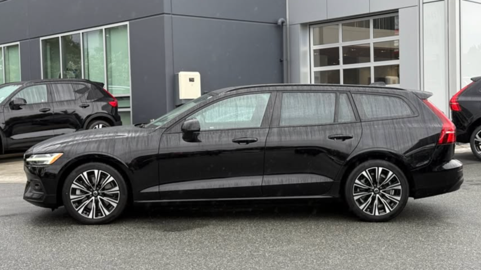 2023 Volvo V60 Core | Climate Package-0