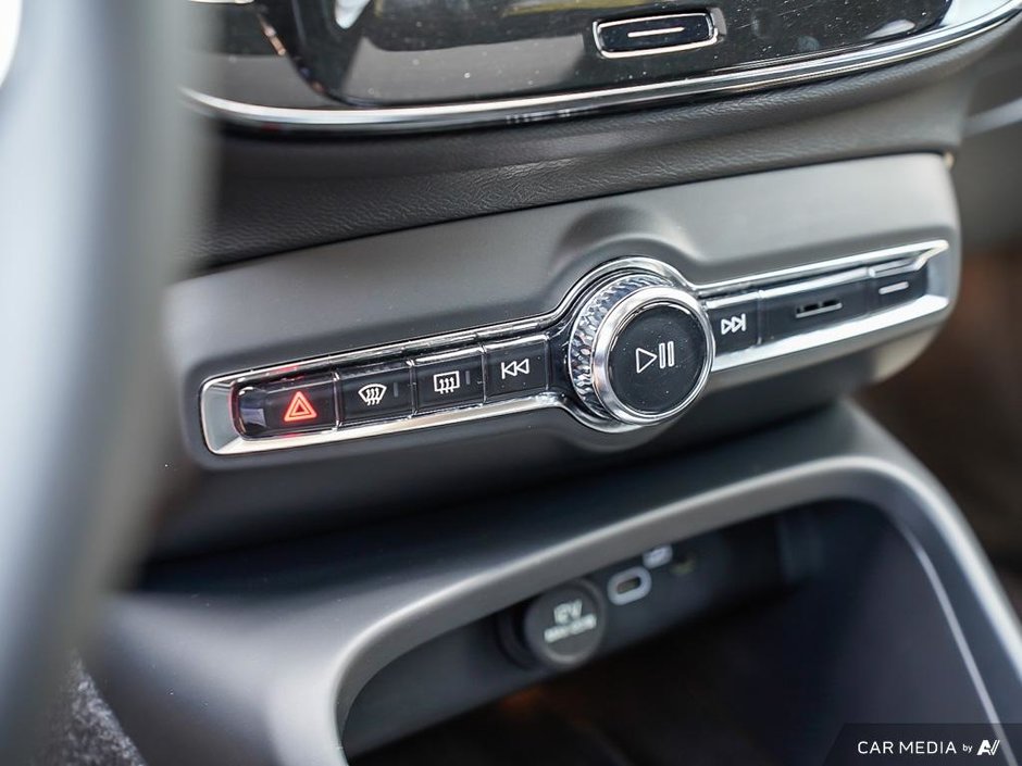 2023 Volvo XC40 Recharge Pure Electric Ultimate | AWD Dual Motor | No Accidents-19