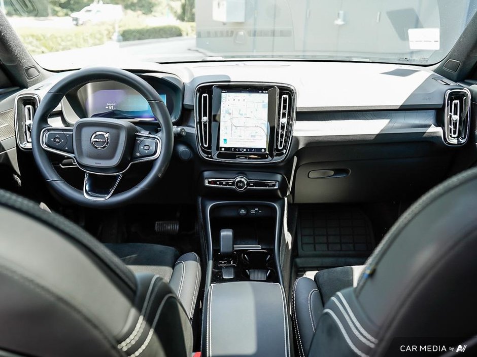 2023 Volvo XC40 Recharge Pure Electric Ultimate | AWD Dual Motor | No Accidents-24