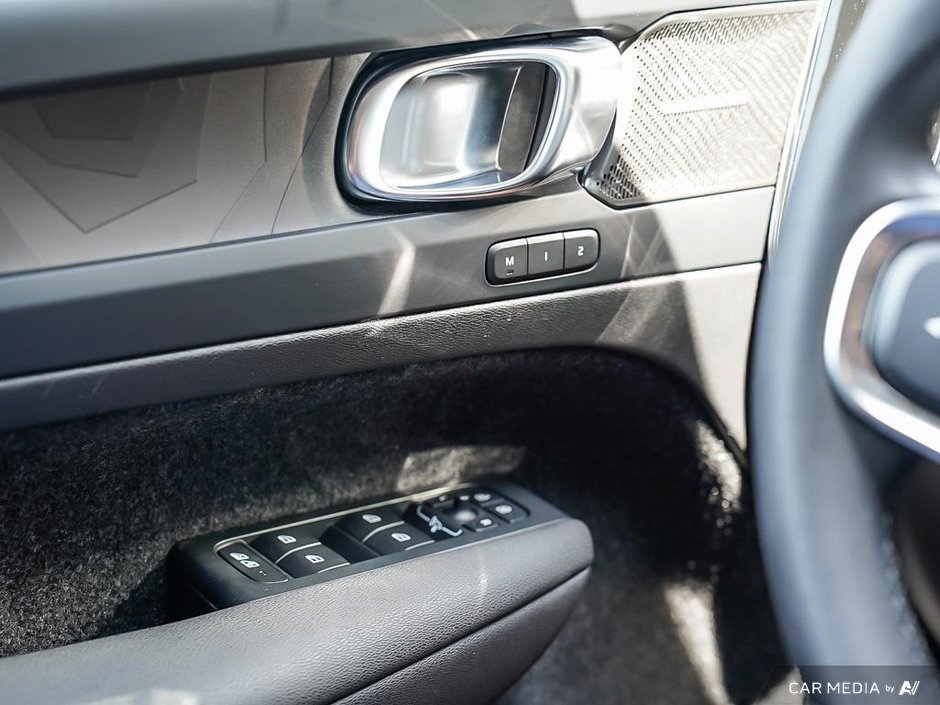 2023 Volvo XC40 Recharge Pure Electric Ultimate | AWD Dual Motor | No Accidents-16