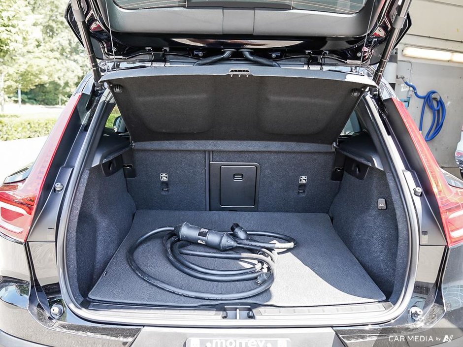 2023 Volvo XC40 Recharge Pure Electric Ultimate | AWD Dual Motor | No Accidents-10