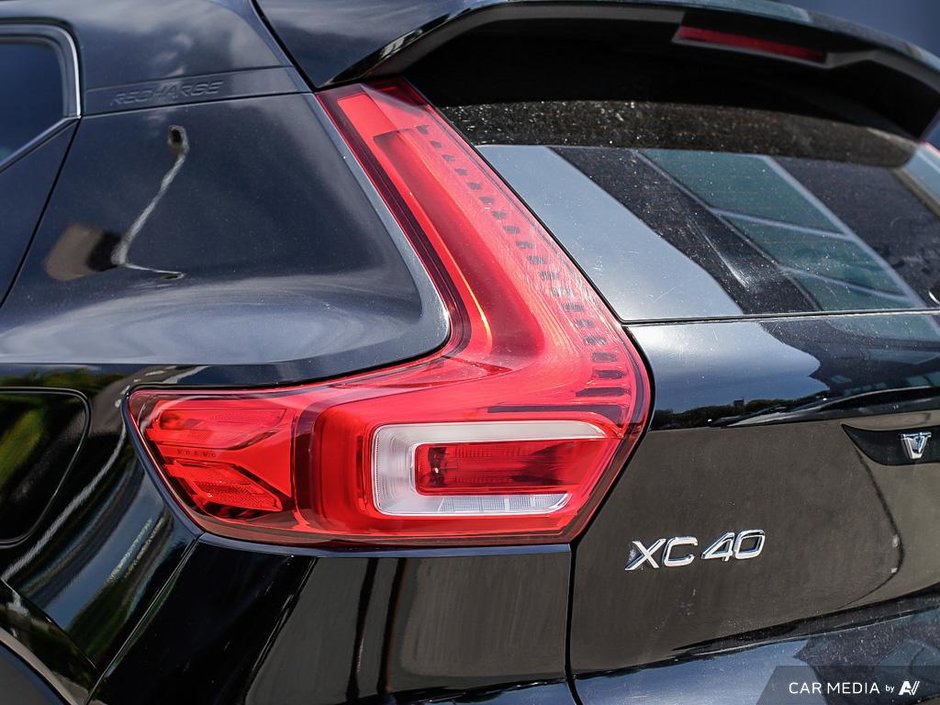 2023 Volvo XC40 Recharge Pure Electric Ultimate | AWD Dual Motor | No Accidents-11