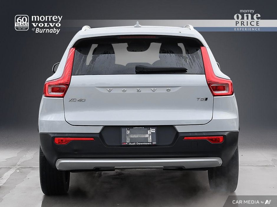 2021 Volvo XC40 INSCRIPTION MODEL-4