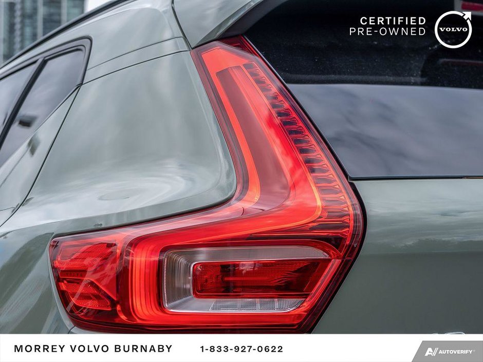 2024 Volvo XC40 B5 AWD CORE DARK THEME-12