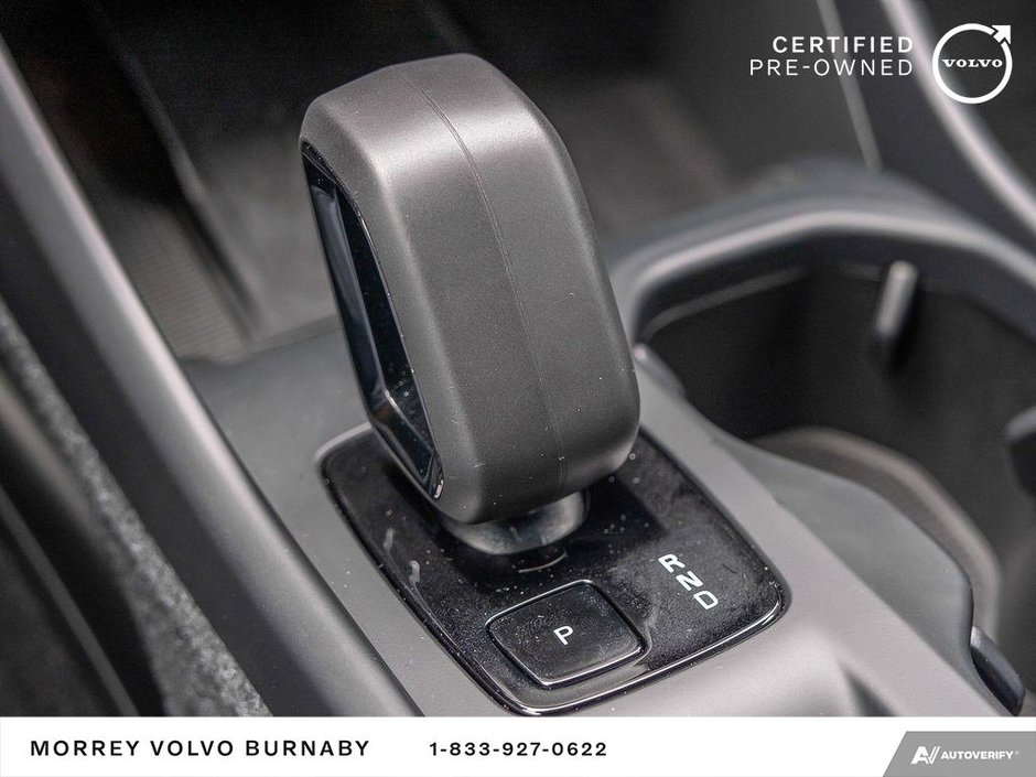 2024 Volvo XC40 B5 AWD CORE DARK THEME-19