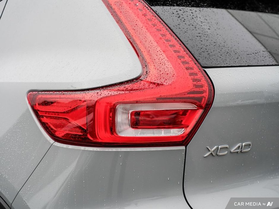 2024 Volvo XC40 PLUS DARK THEME-11