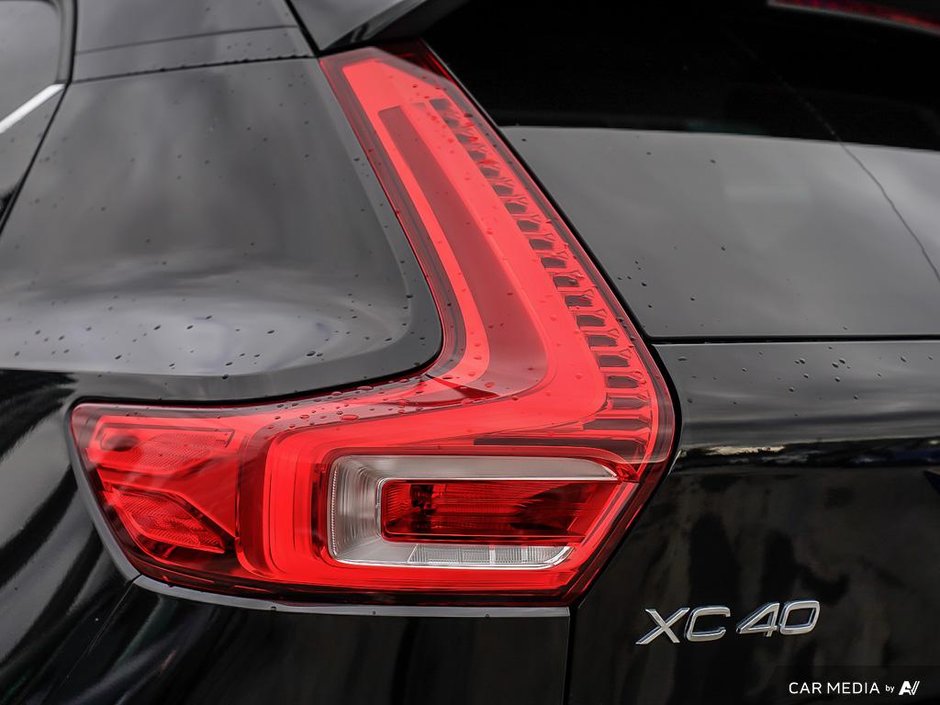 2024 Volvo XC40 BRIGHT THEME + CLIMATE PKG-11