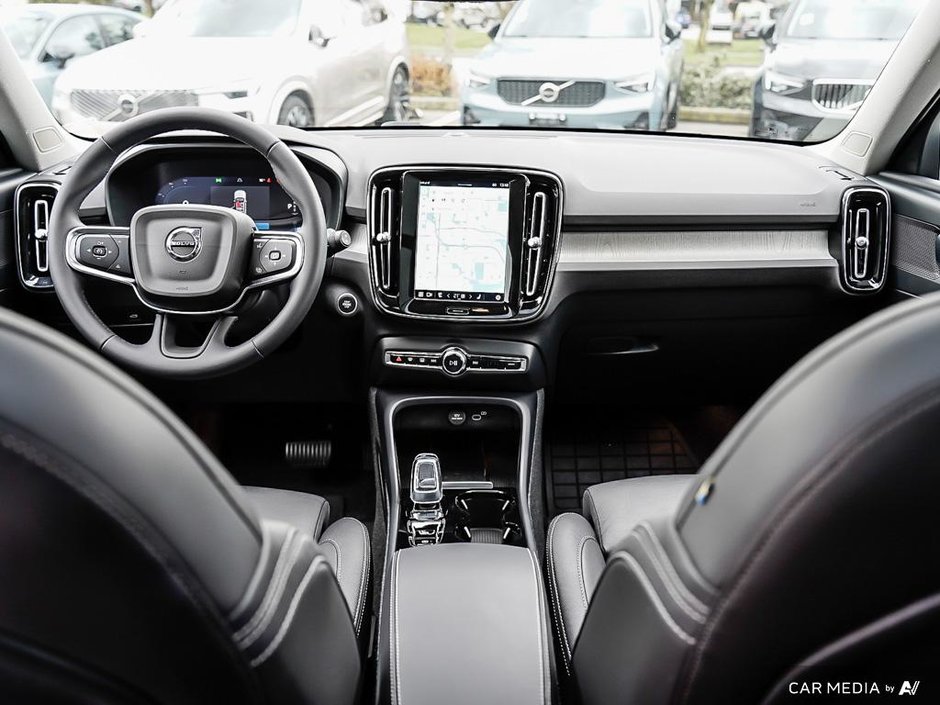 2024 Volvo XC40 Plus Bright Theme-24