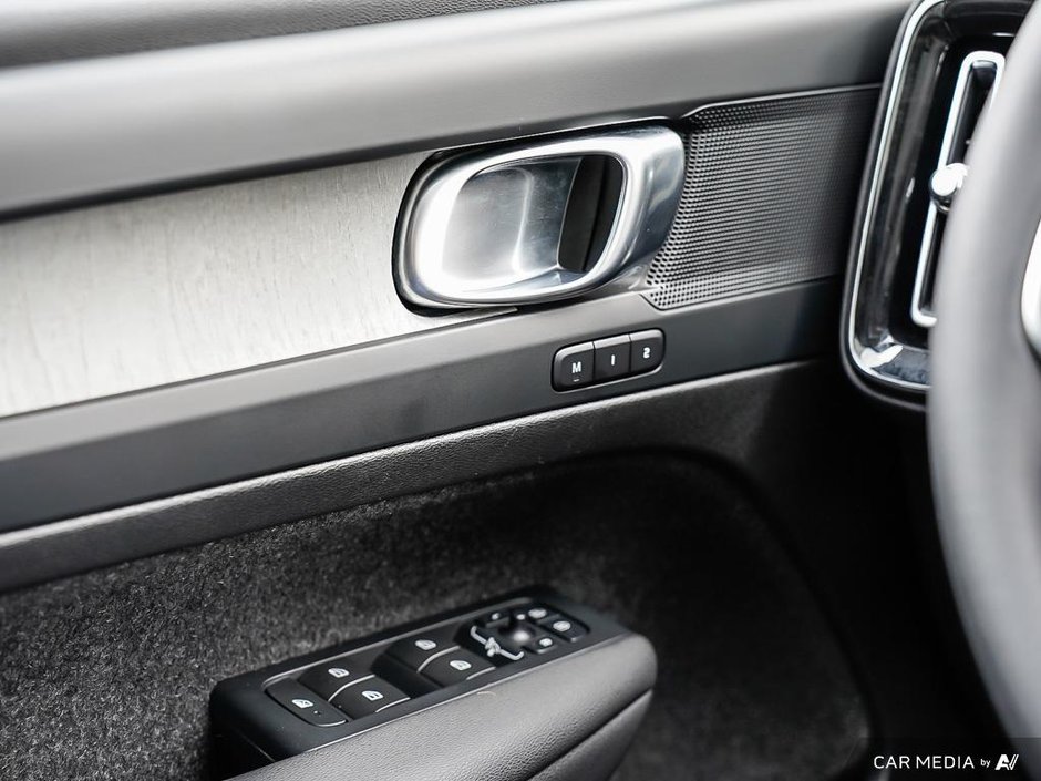 2024 Volvo XC40 Plus Bright Theme-16