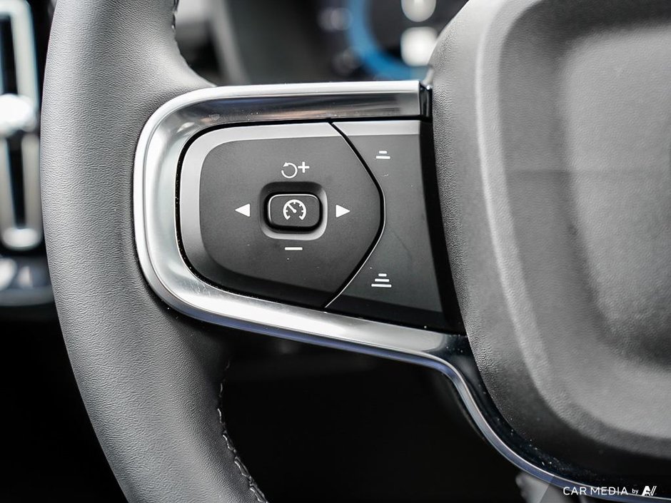 2024 Volvo XC40 Plus Bright Theme-17