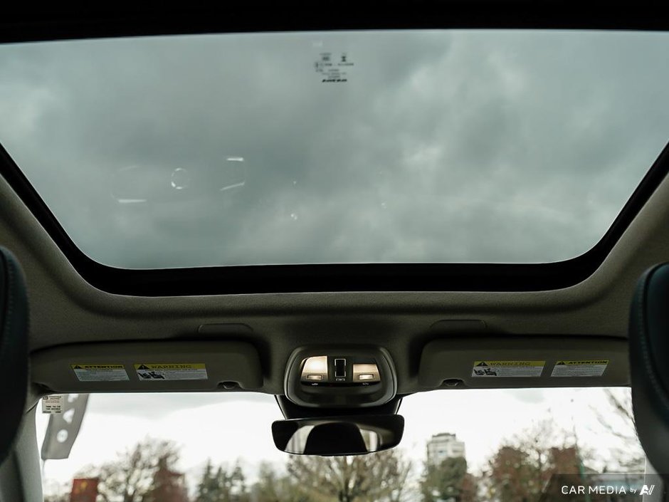 2024 Volvo XC40 Plus Bright Theme-25