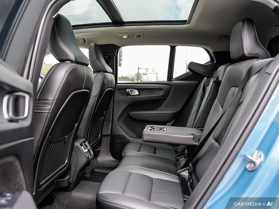 2024 Volvo XC40 Plus Bright Theme-23