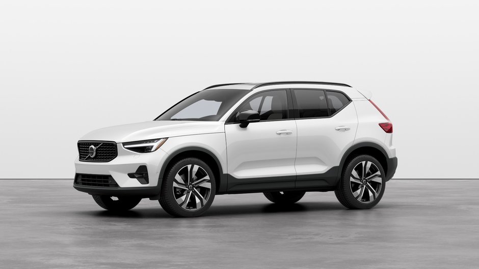2025 Volvo XC40 Ultra Dark-0