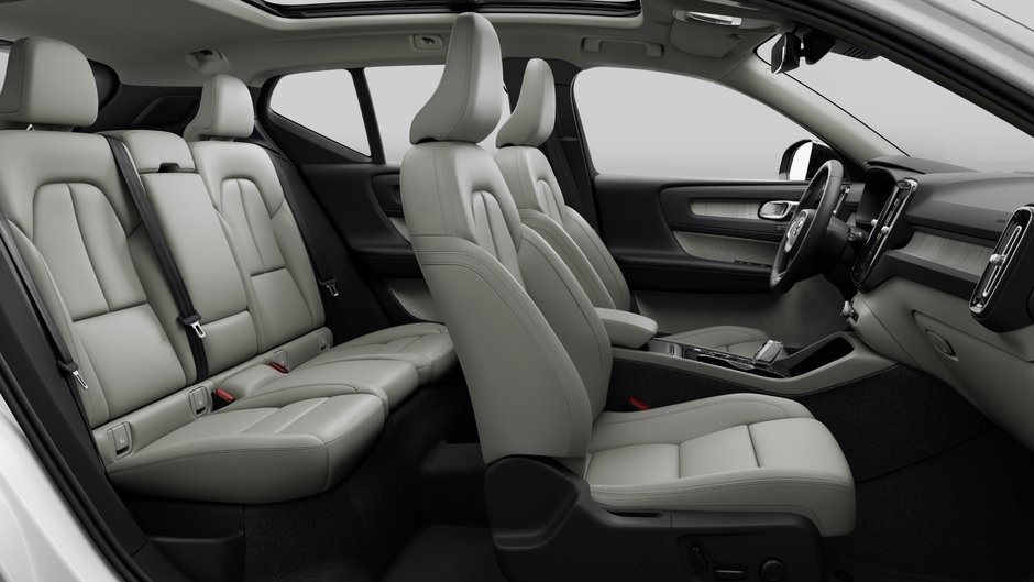 2025 Volvo XC40 Ultra Dark-10