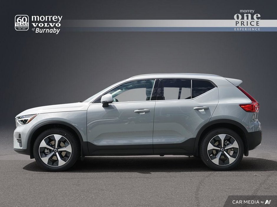 2025 Volvo XC40 Core Bright-0