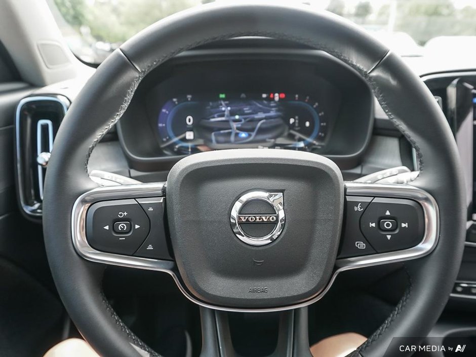 2025 Volvo XC40 Core Bright-16