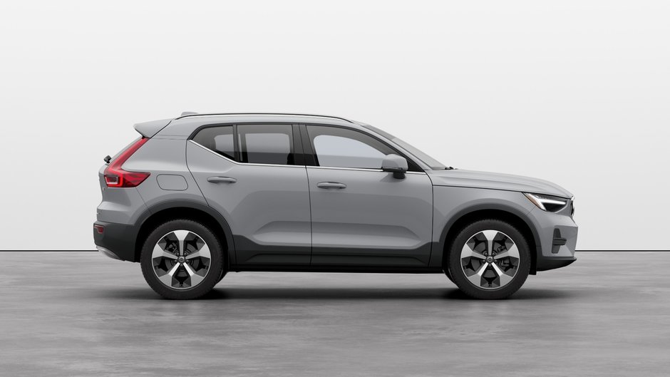 2025 Volvo XC40 Core Bright-4