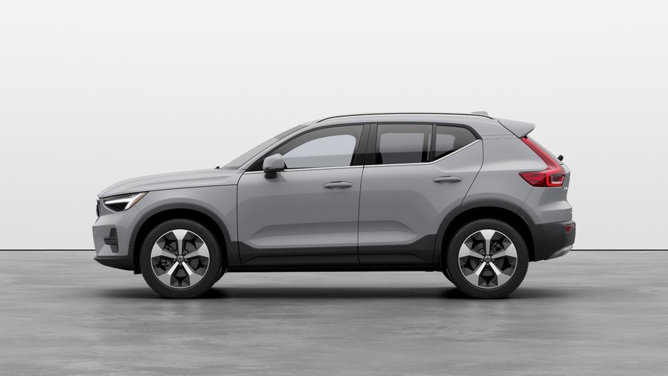 2025 Volvo XC40 Core Bright-5