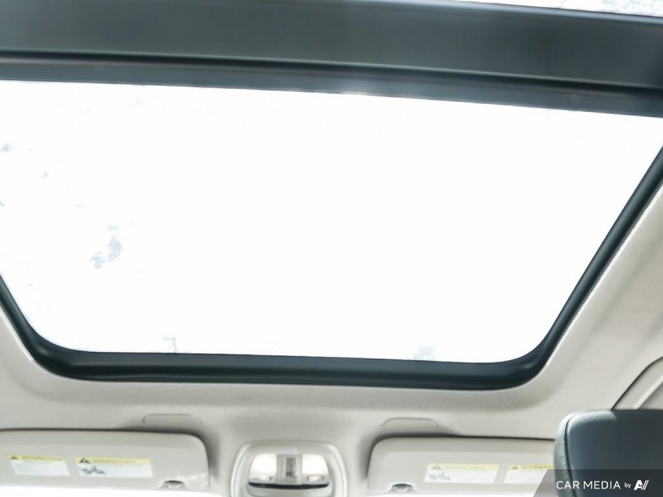 2025 Volvo XC40 Core Bright-14