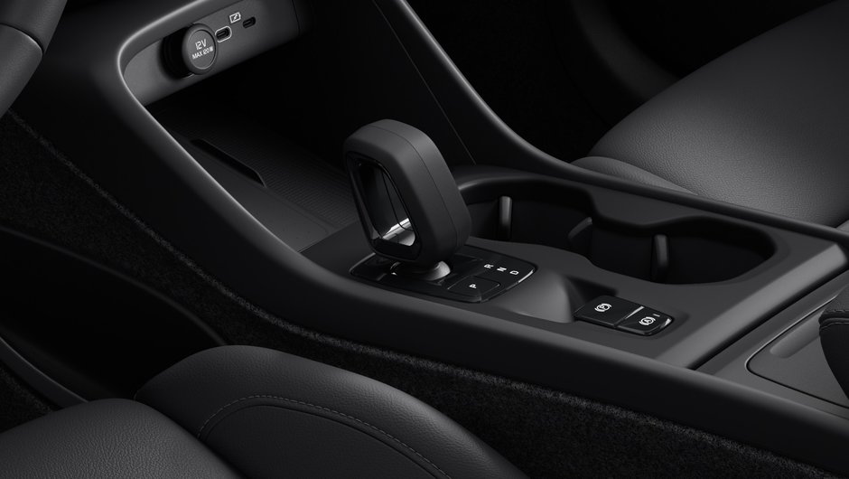 2025 Volvo XC40 Core Bright-8