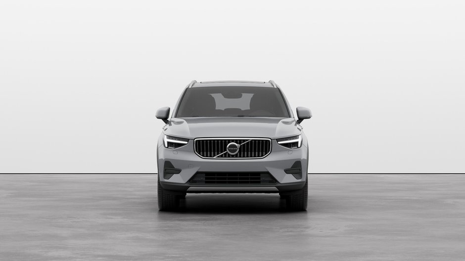 2025 Volvo XC40 Core Bright-2