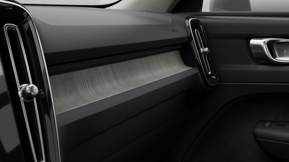2025 Volvo XC40 Core Bright-6