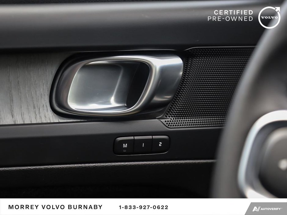 2025 Volvo XC40 Plus || 20 RIMS || 360 Camera-17