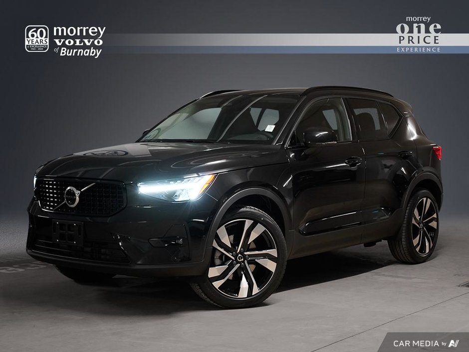2025 Volvo XC40 Plus Dark-2