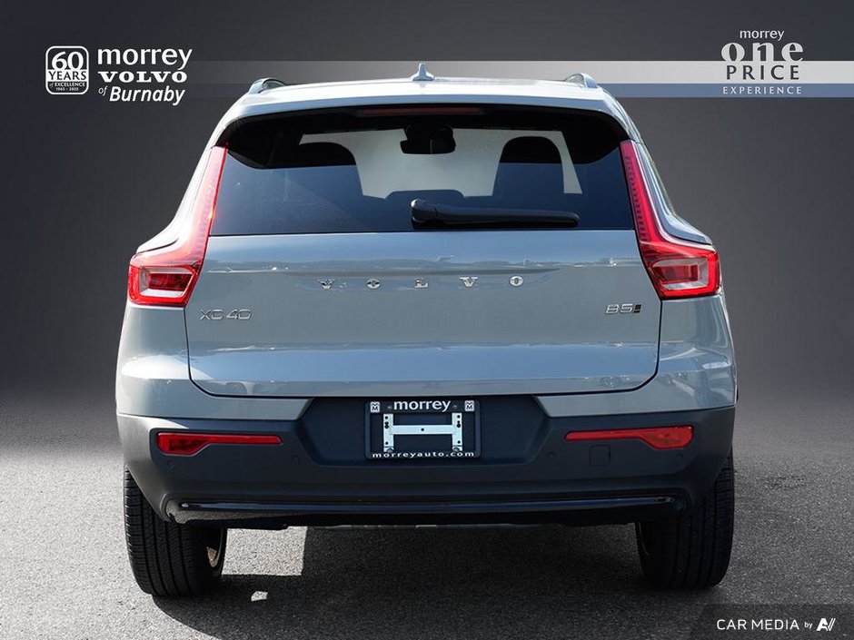 2025 Volvo XC40 Ultra Dark-4