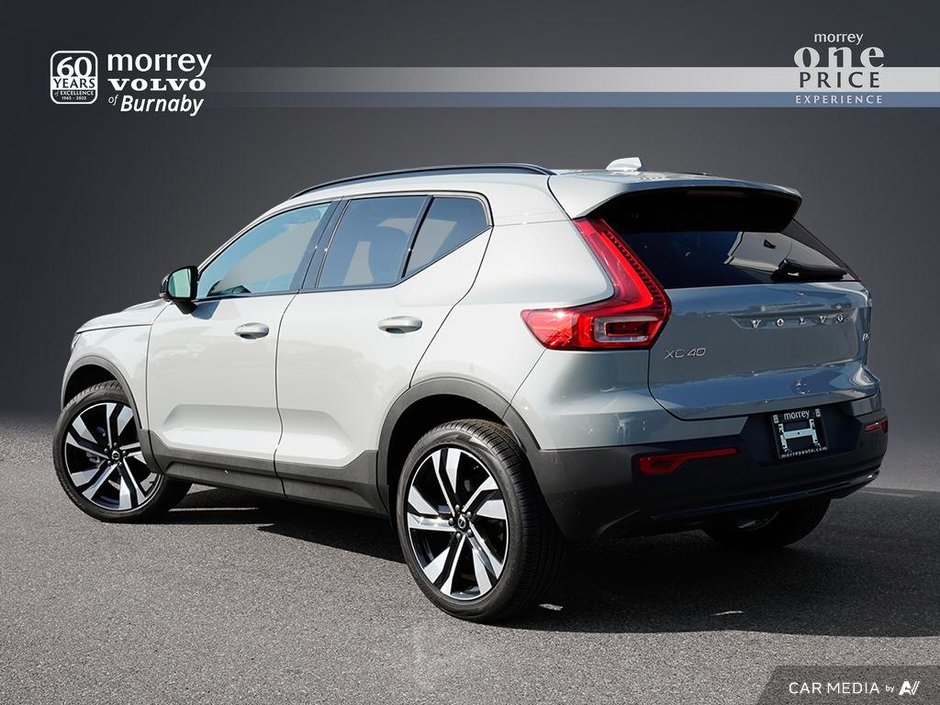 2025 Volvo XC40 Ultra Dark-3
