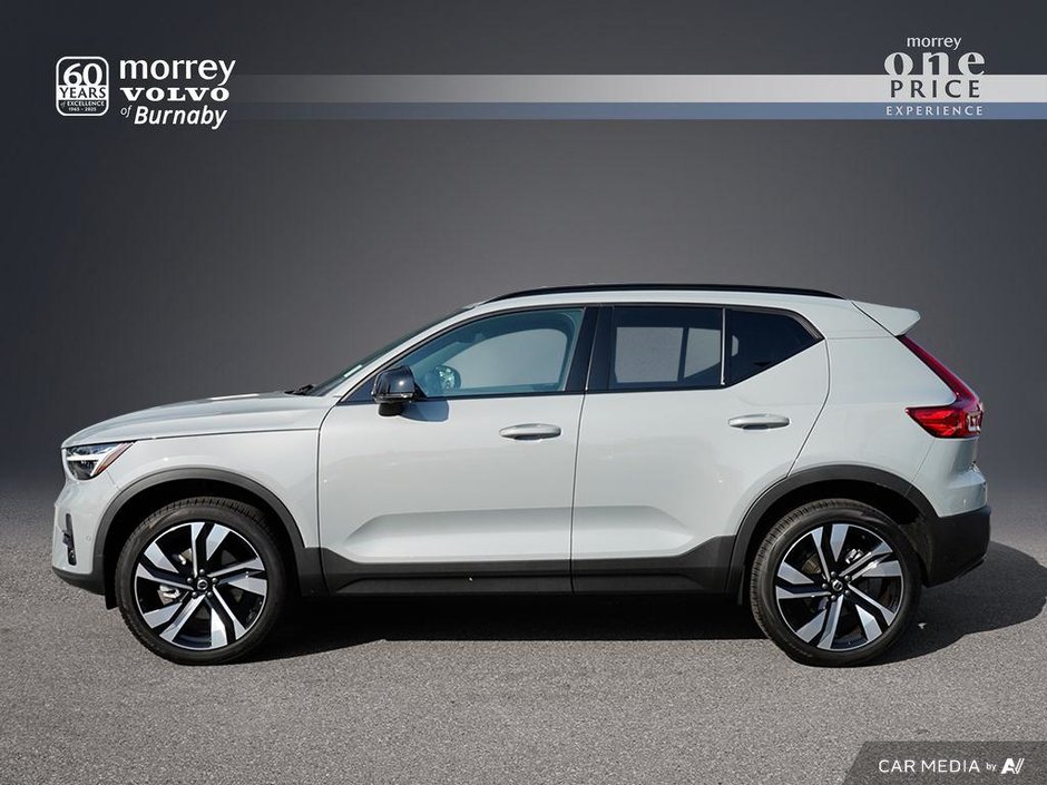 2025 Volvo XC40 Ultra Dark-0