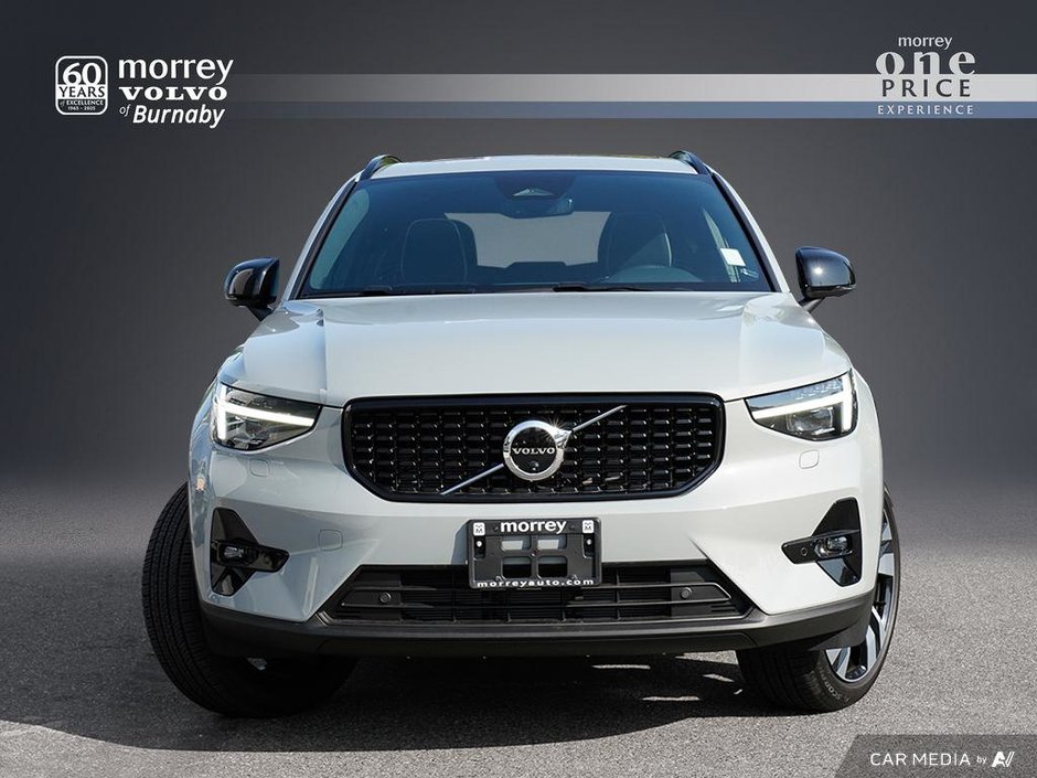2025 Volvo XC40 Ultra Dark-1