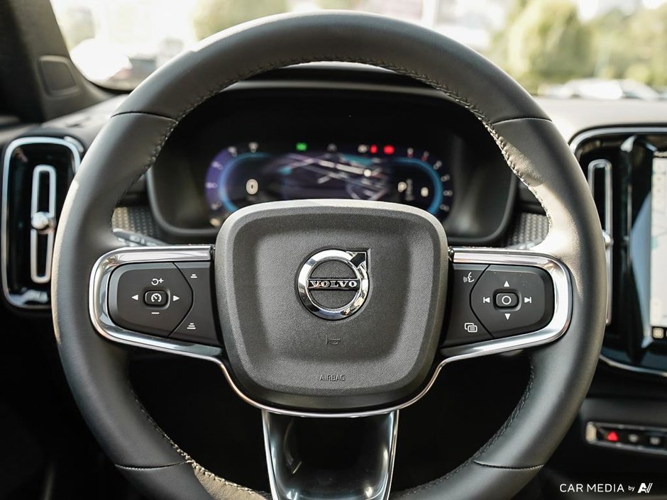 2025 Volvo XC40 Ultra Dark-13