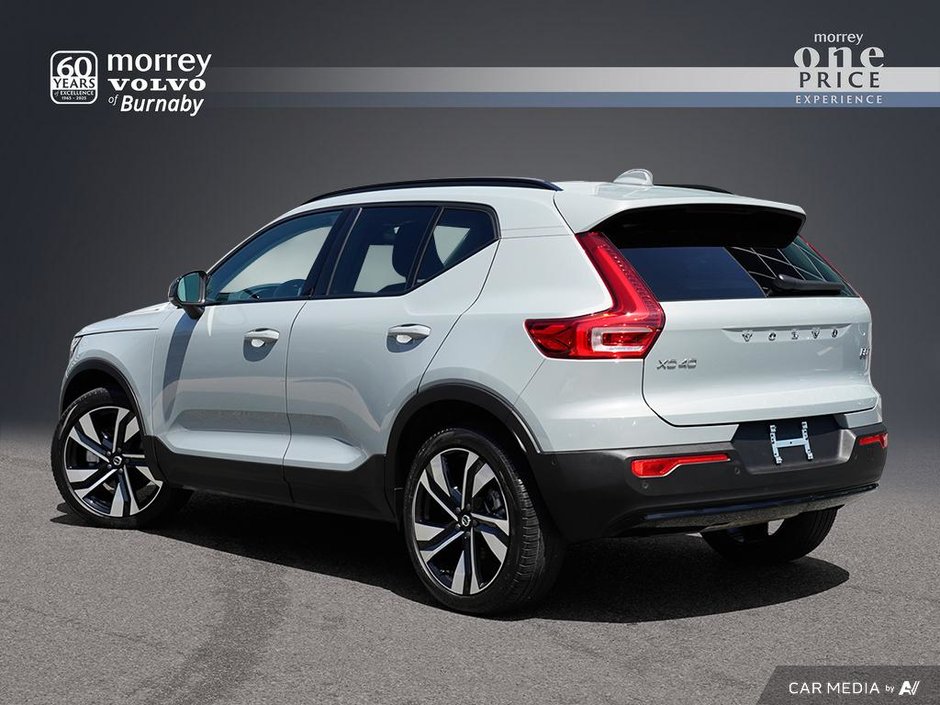 2025 Volvo XC40 Plus Dark Theme | 20 RIMS | Climate Package-3