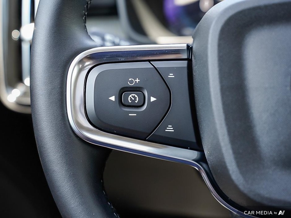 2025 Volvo XC40 Plus Dark Theme | 20 RIMS | Climate Package-17