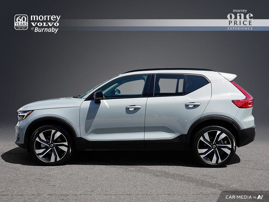 2025 Volvo XC40 Plus Dark Theme | 20 RIMS | Climate Package-2