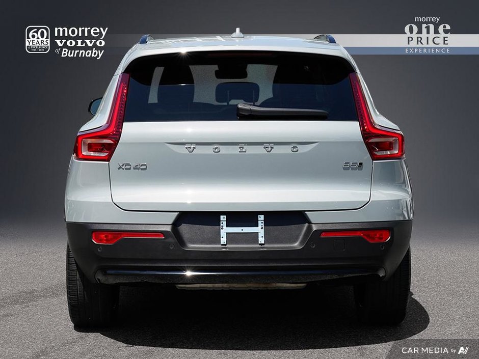 2025 Volvo XC40 Plus Dark Theme | 20 RIMS | Climate Package-4