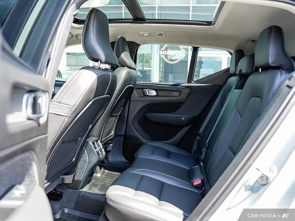 2025 Volvo XC40 Plus Dark Theme | 20 RIMS | Climate Package-23