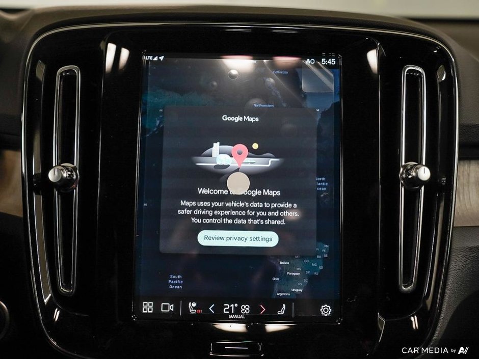 2025 Volvo XC40 Core Bright-20