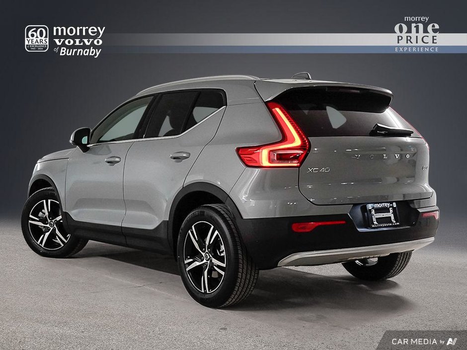 2025 Volvo XC40 Core Bright-3