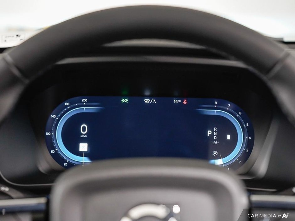 2025 Volvo XC40 Core Bright-14