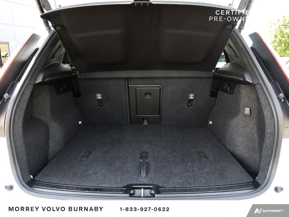 2025 Volvo XC40 Plus | Climate Package | Low Mileage-11