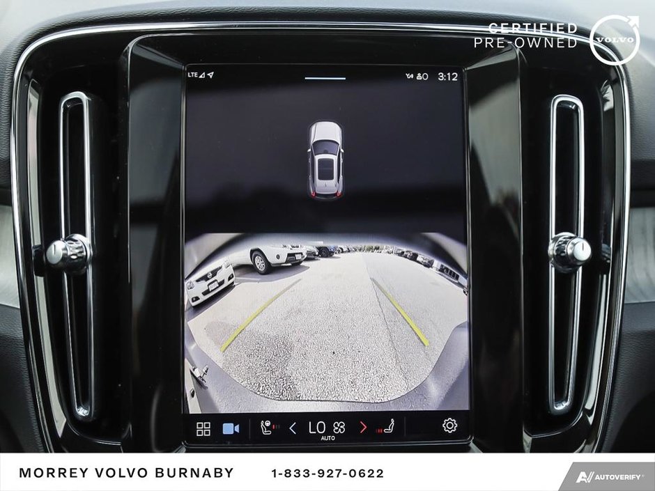 2025 Volvo XC40 Plus | Climate Package | Low Mileage-27
