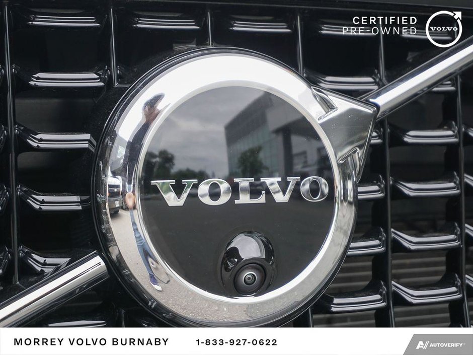 2025 Volvo XC40 Plus | Dark Theme | Climate Package-9