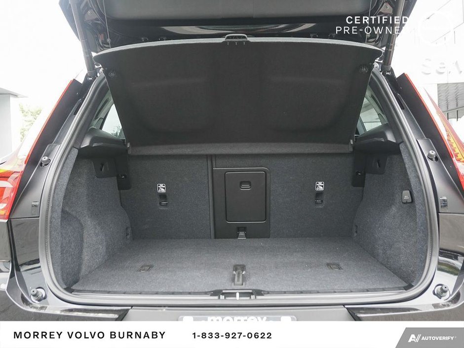 2025 Volvo XC40 Plus | Dark Theme | Climate Package-11