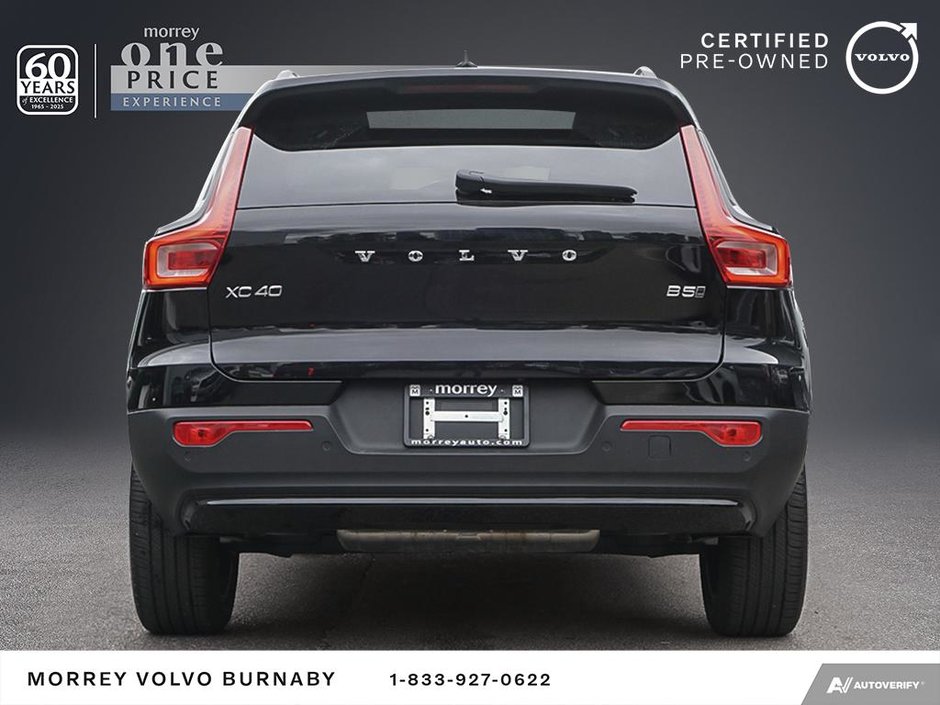 2025 Volvo XC40 Plus | Dark Theme | Climate Package-5