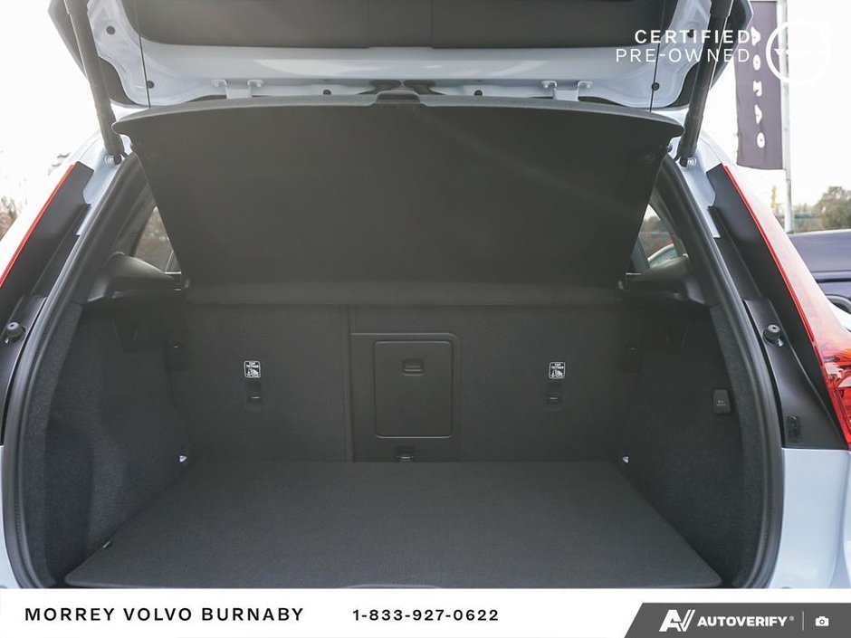 2025 Volvo XC40 Plus | Climate Package-12