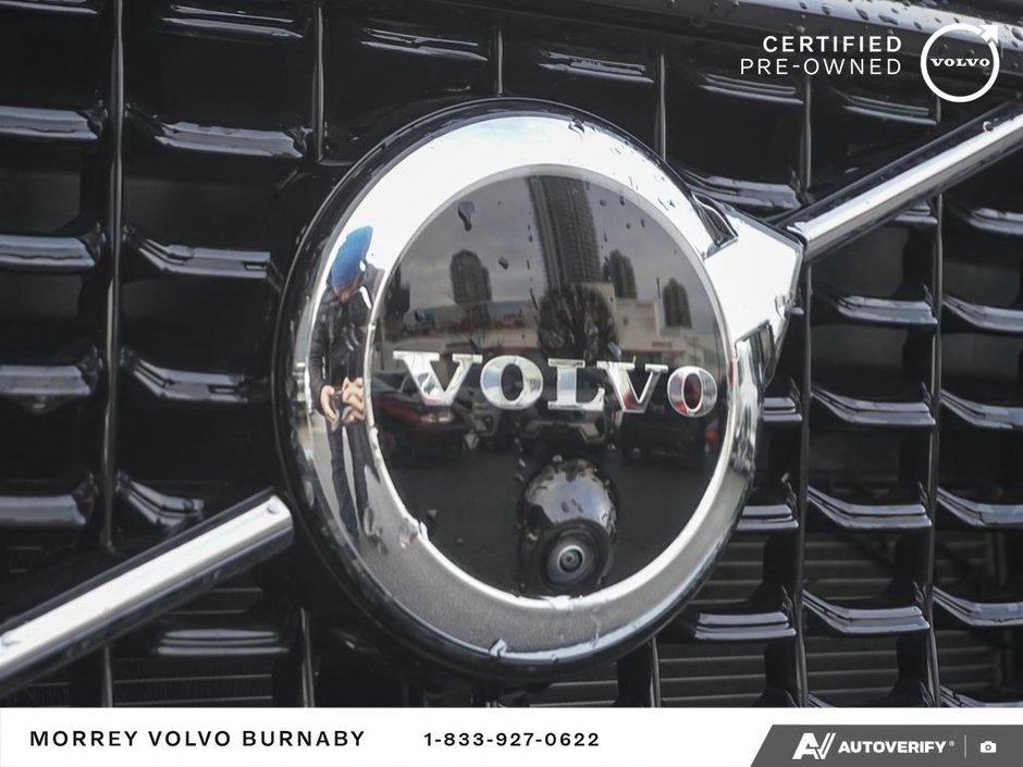 2025 Volvo XC40 Plus | Climate Package | Dark Theme-9