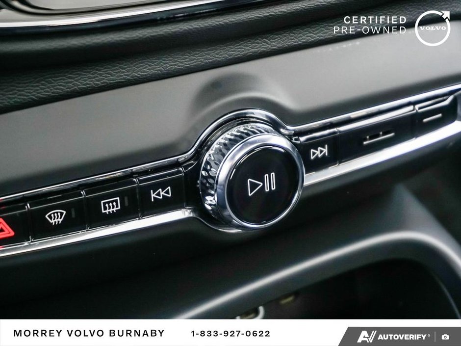 2025 Volvo XC40 Plus | Climate Package | Dark Theme-22