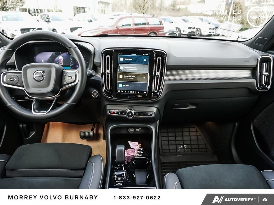 2025 Volvo XC40 Plus | Climate Package | Dark Theme-14